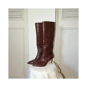 wetkiss Womens Knee High Boots with Kitten Heel and Pointed Toe Design - Size 10